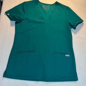 FIGS Women’s V-Neck Scrub Top in Green